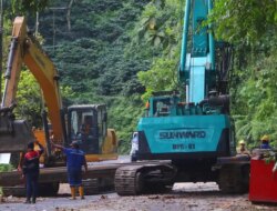 Konten Kreator Sliweran di Proyek Gumitir, Pekerja Sambat Terganggu!