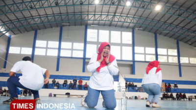 cara-unik-dinsos-pacitan-sambut-hut-ke-80-ri,-ada-lomba-estafet-sarung-–-times-banyuwangi