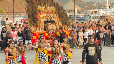 karnaval-budaya-dan-tarian-kolosal-maria-assumpta-nusantara-tuai-decak-kagum-di-festival-golo-koe-labuan-bajo-2025-–-times-banyuwangi