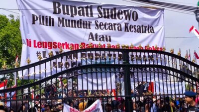 demo-besar-di-pati,-warga-desak-bupati-mundur,-ini-proses-pemakzulan-menurut-ahli