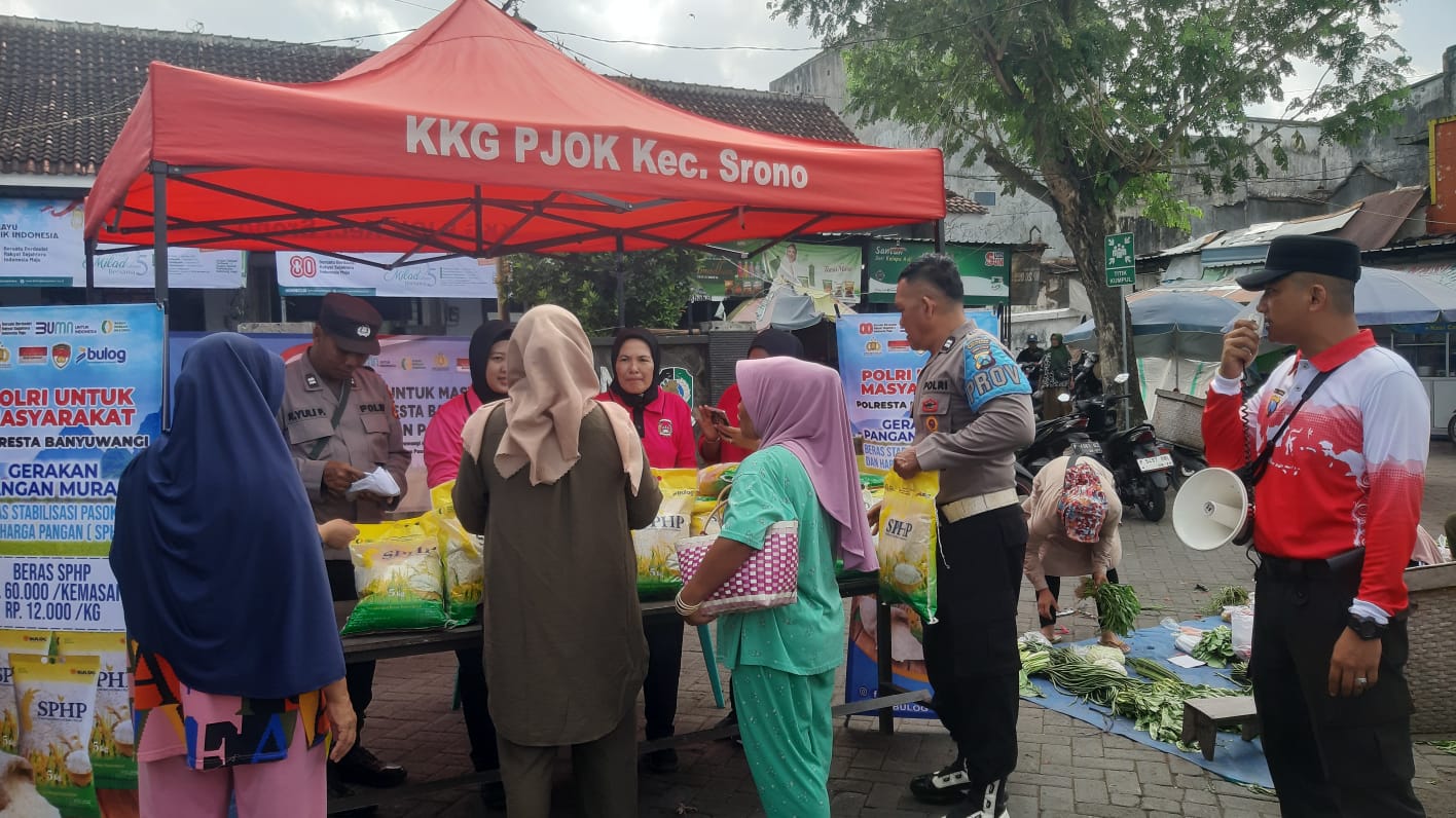 puluhan-ton-beras-sphp-di-banyuwangi-ludes-diserbu-warga-dalam-gerakan-pangan-murah