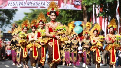 keragaman-budaya-nusantara-tampil-dalam-karnaval-kebangsaan-banyuwangi