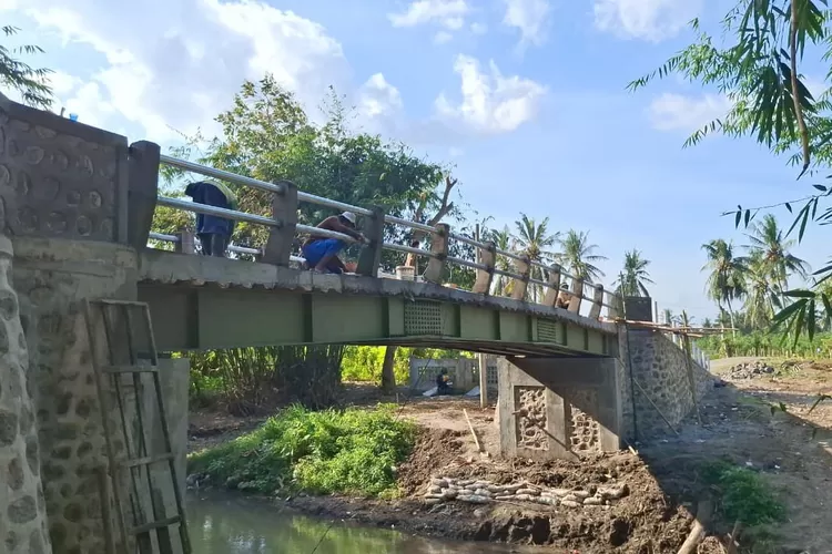 jembatan-impian-warga-hampir-rampung!-tmmd-kejar-finishing-demi-akses-cepat-dan-ekonomi-melesat