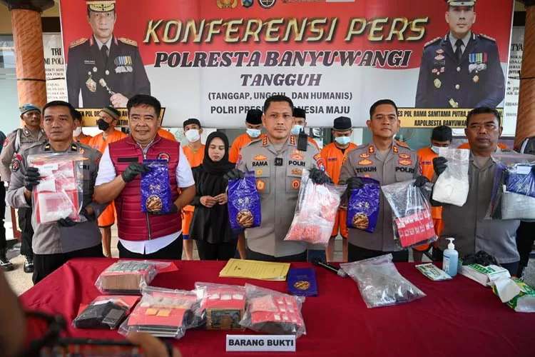 satnarkoba-banyuwangi-ringkus-2-bandar-besar!-sita-4,4-kg-sabu-dan-236-ekstasi