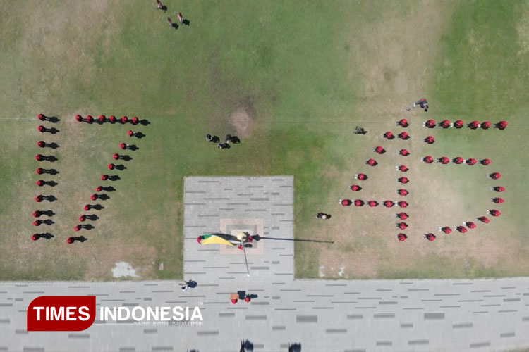 dimeriahkan-atraksi-pesawat,-paskibraka-banyuwangi-siapkan-kejutan-formasi-baris-angka-17-dan-45-–-times-banyuwangi
