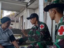 Heboh! Tim TMMD ‘Gerilya’ ke Rumah Warga, TNI Bagi Layanan Kesehatan Gratis di Banyuwangi