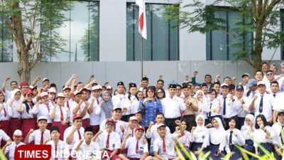 rayakan-kemerdekaan,-kokoon-hotel-banyuwangi-gelar-upacara-bendera-dengan-nuansa-seragam-sekolah-–-times-banyuwangi