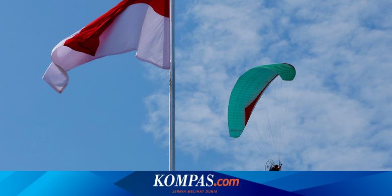 atraksi-dirgantara-dan-tari-kolosal-warnai-peringatan-hut-ri-di-banyuwangi