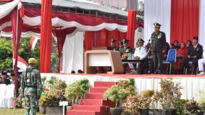 gaungkan-semangat-perjuangan!-satgas-tmmd-banyuwangi-ikuti-upacara-hut-ke-80-ri-di-lapangan-siliragung