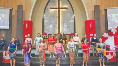 jemaat-gkt-genteng-rayakan-hut-ke-80-ri:-kenakan-pakaian-adat-nusantara,-gelar-aneka-lomba-dan-bazaar-–-radar-banyuwangi