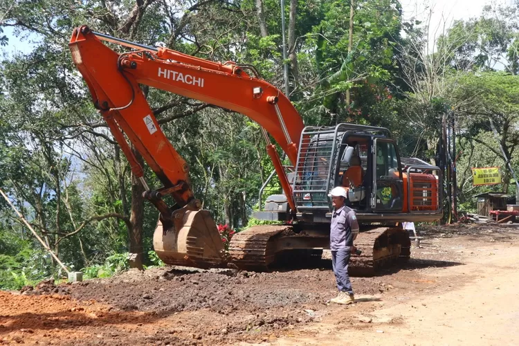 update-proyek-gumitir-terkini:-lubang-bore-pile-rampung,-tebing-diperkuat-bronjong