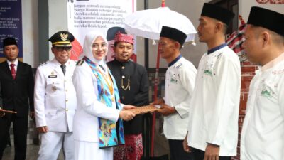 dapat-remisi,-bupati-ipuk-berharap-13-warga-binaan-lapas-jalani-hidup-yang-lebih-baik