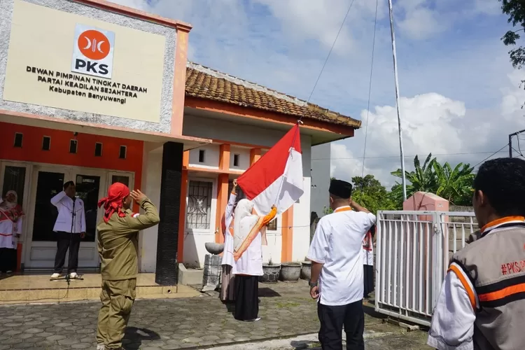 pengurus-baru-pks-banyuwangi-bawa-semangat-kemerdekaan-dalam-upacara-bendera-hut-ri-ke-80