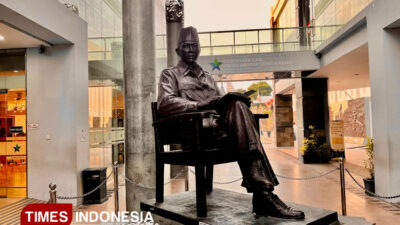 patung-bung-karno-dan-keyakinan-yang-tersimpan-di-sepatu-kirinya-–-times-banyuwangi