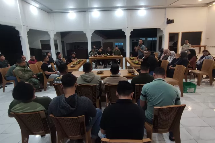 pisah-sambut-satgas-yonif-527-di-siliragung:-prajurit-baladibya-yudha-tinggalkan-jejak-manis-untuk-warga