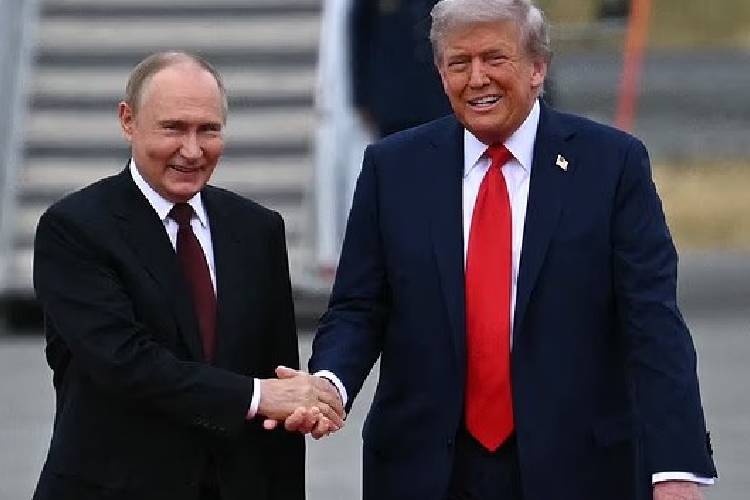 dunia-berseteru,-eropa-berpihak-ke-ukraina-as-berpihak-kepada-rusia-–-times-banyuwangi