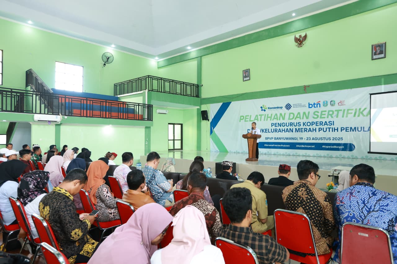 jadi-atensi-presiden,-kemenkop-jadikan-banyuwangi-pilot-project-sertifikasi-koperasi-merah-putih