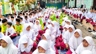 shalawat-nariyah-serentak-warnai-doa-kebangsaan-asn-dan-siswa-madrasah-kemenag-banyuwangi