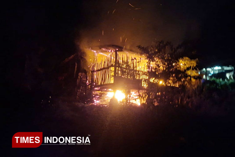 kandang-ternak-habis-terbakar-di-banyuwangi,-9-ekor-kambing-mati-terpanggang-–-times-banyuwangi