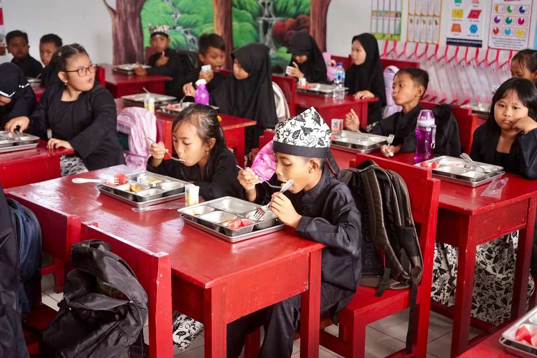sudah-7-dapur-beroperasi,-penerima-program-makan-bergizi-gratis-di-banyuwangi-capai-16-ribu-pelajar