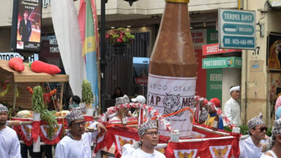 diplomasi-padi-dan-lada-dari-cianjur,-menjelajahi-simbol-sejarah-di-kirab-budaya-jawa-barat-–-times-banyuwangi