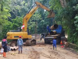 Mesin Bore Pile Sudah Diangkut, Namun Jalur Gumitir Belum Bisa Dibuka