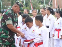Irdam V/Brawijaya Puji Atlet Karate Binaan Kodim 0825 Banyuwangi: Disiplin, Tangguh, dan Berprestasi