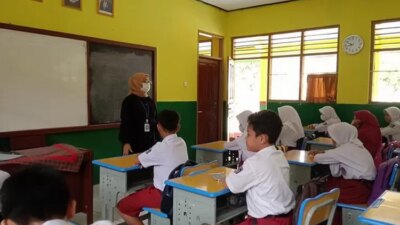 belajar-di-sekolah-hampir-seharian,-indonesia-masuk-daftar-10-negara-dengan-jam-terlama!