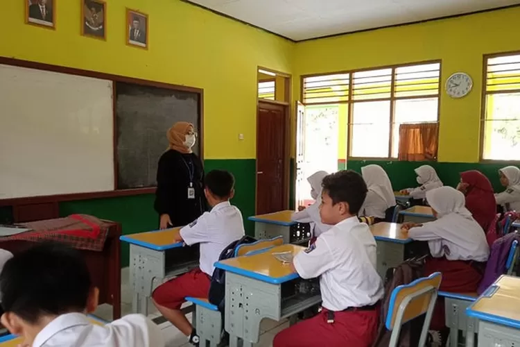 belajar-di-sekolah-hampir-seharian,-indonesia-masuk-daftar-10-negara-dengan-jam-terlama!