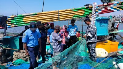 nelayan-situbondo-diusir-dari-banyuwangi-gegara-metode-ilegal