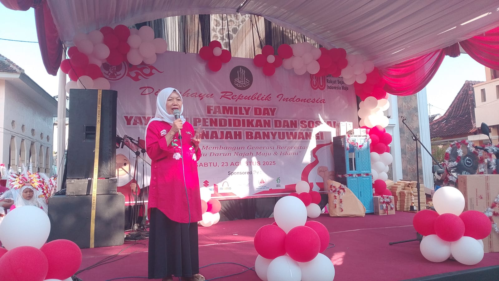 semarak-kemerdekaan-ri-ke-80-oleh-yayasan-darunnajah-ditandai-bazaar-paguyuban-dan-tahlil-ke-para-syuhadak-dan-guru-serta-jalan-sehat