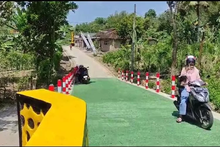 senyum-bahagia-warga-kesilir-setelah-impian-selama-15-tahun-terwujud:-dulu-harus-memutar-sejauh-15-km,-kini-cukup-jalan-kaki-lewat-jembatan-baru