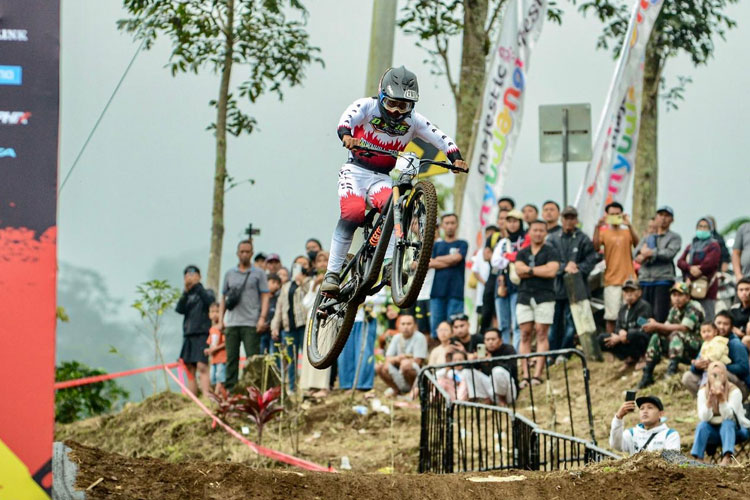 ratusan-rider-bakal-tampil-di-banyuwangi-ijen-geopark-downhill-2025-–-times-banyuwangi