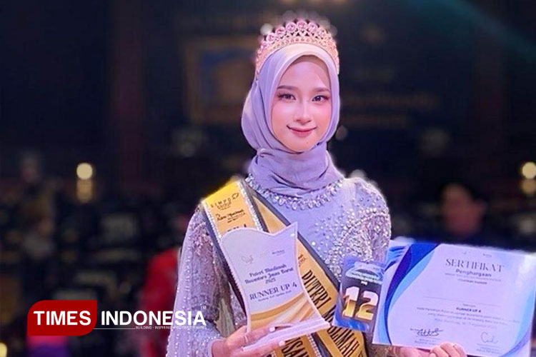 lista-sri-rahayu-buktikan-kecantikan-sejati-hadir-lewat-akhlak-dan-manfaat-bagi-sesama-–-times-banyuwangi