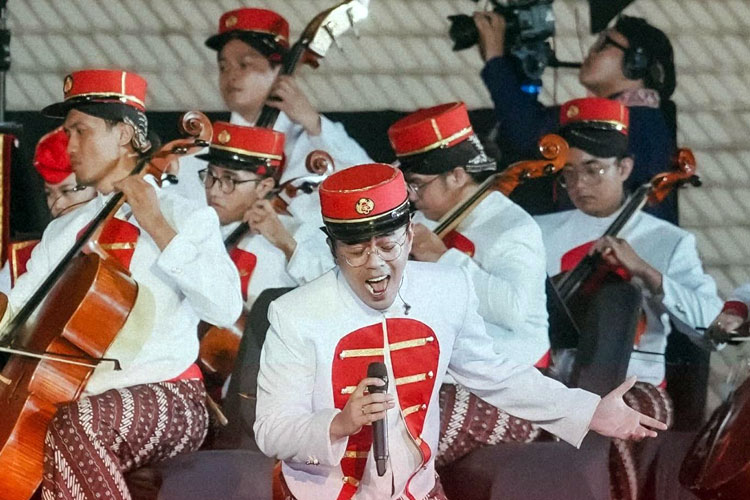 ribuan-warga-padati-monjali,-yogyakarta-royal-orchestra-harukan-konser-kamardikan-2025-–-times-banyuwangi