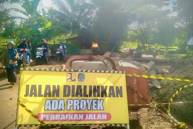 perbaikan-jalan-banyuwangi-belum-merata,-pemkab-ungkap-penyebabnya