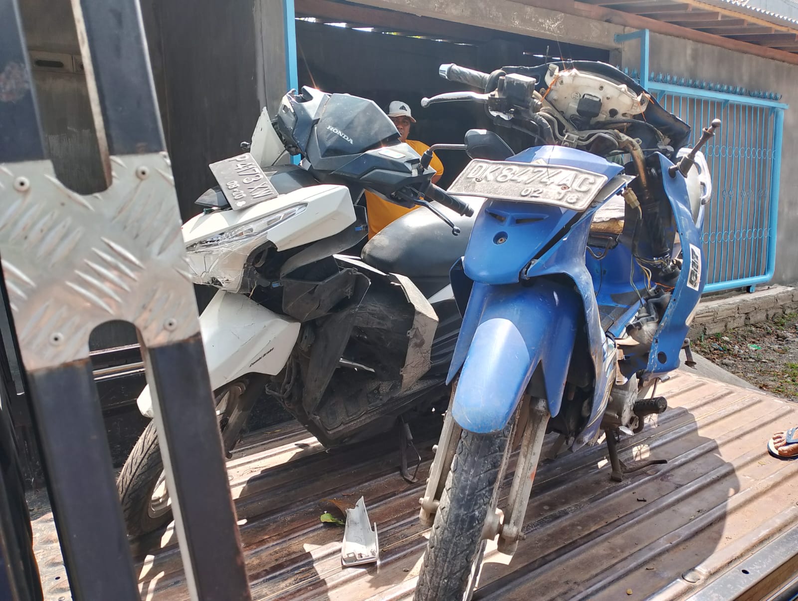 tabrakan-beruntun-libatkan-mobil-dan-3-motor-di-tegalsari,-tiga-orang-alami-patah-tulang