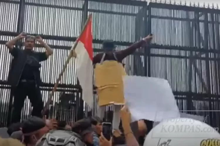 update-panas-demo-dpr-ri-hari-ini:-massa-tantang-janji-puan,-bendera-one-piece-mulai-berkibar