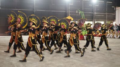 ratusan-pelajar-banyuwangi-meriahkan-lomba-baris-berbaris