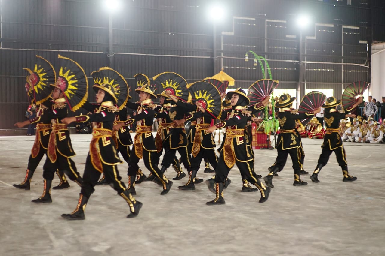ratusan-pelajar-banyuwangi-meriahkan-lomba-baris-berbaris