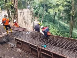 Update Perbaikan Jalur Gumitir! Pekerjaan Pancang Beton di Tikungan Mbah Singo Rampung