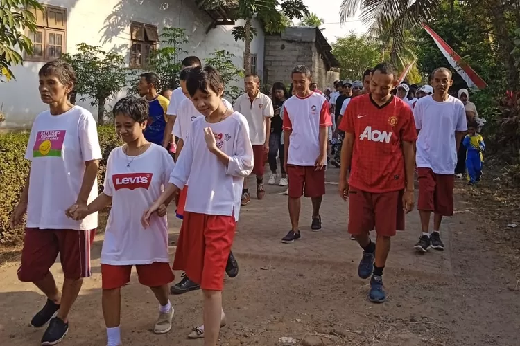 belasan-odgj-di-banyuwangi-ikut-jalan-sehat,-katanya-senang-lihat-banyak-bendera-indonesia
