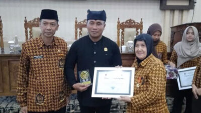 komitmen-lestarikan-nilai-juang,-ketua-dprd-banyuwangi-dianugerahi-penghargaan-dhc-45-–-times-banyuwangi