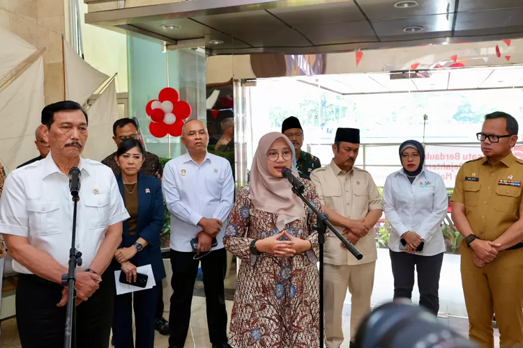 presiden-prabowo-hadiri-peluncuran-bansos-digital-di-banyuwangi,-negara-bisa-hemat-rp500-triliun