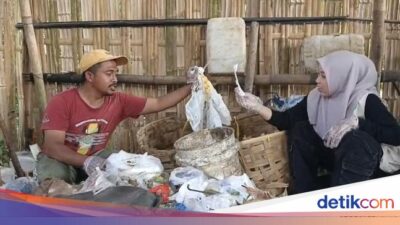 tinggalkan-profesi-guru,-nashir-kini-raup-rp-4,5-juta-dari-sampah