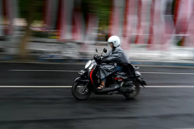 aneh!-banyuwangi-diguyur-hujan-deras-di-puncak-kemarau,-bmkg-ungkap-penyebabnya