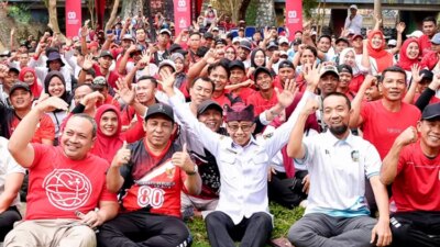seru!-pegawai-pu-banyuwangi-ramaikan-dam-concrong-dengan-bersih-bersih-dan-lomba-agustusan