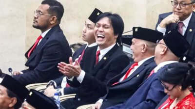 bocor!-gaji-dpr-ri-tembus-rp230-juta-per-bulan,-42-kali-lipat-umr-jakarta