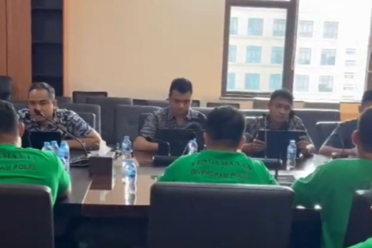 propam-polri-periksa-7-anggota-brimob-terkait-tewasnya-ojol-affan-kurniawan-–-times-banyuwangi