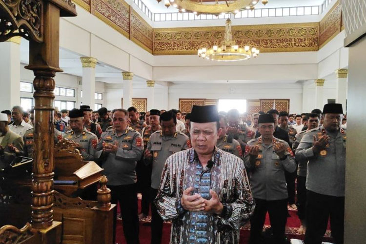 shalat-gaib-untuk-affan-kurniawan,-kapolda-jabar-sampaikan-belasungkawa-dan-doa-–-times-banyuwangi